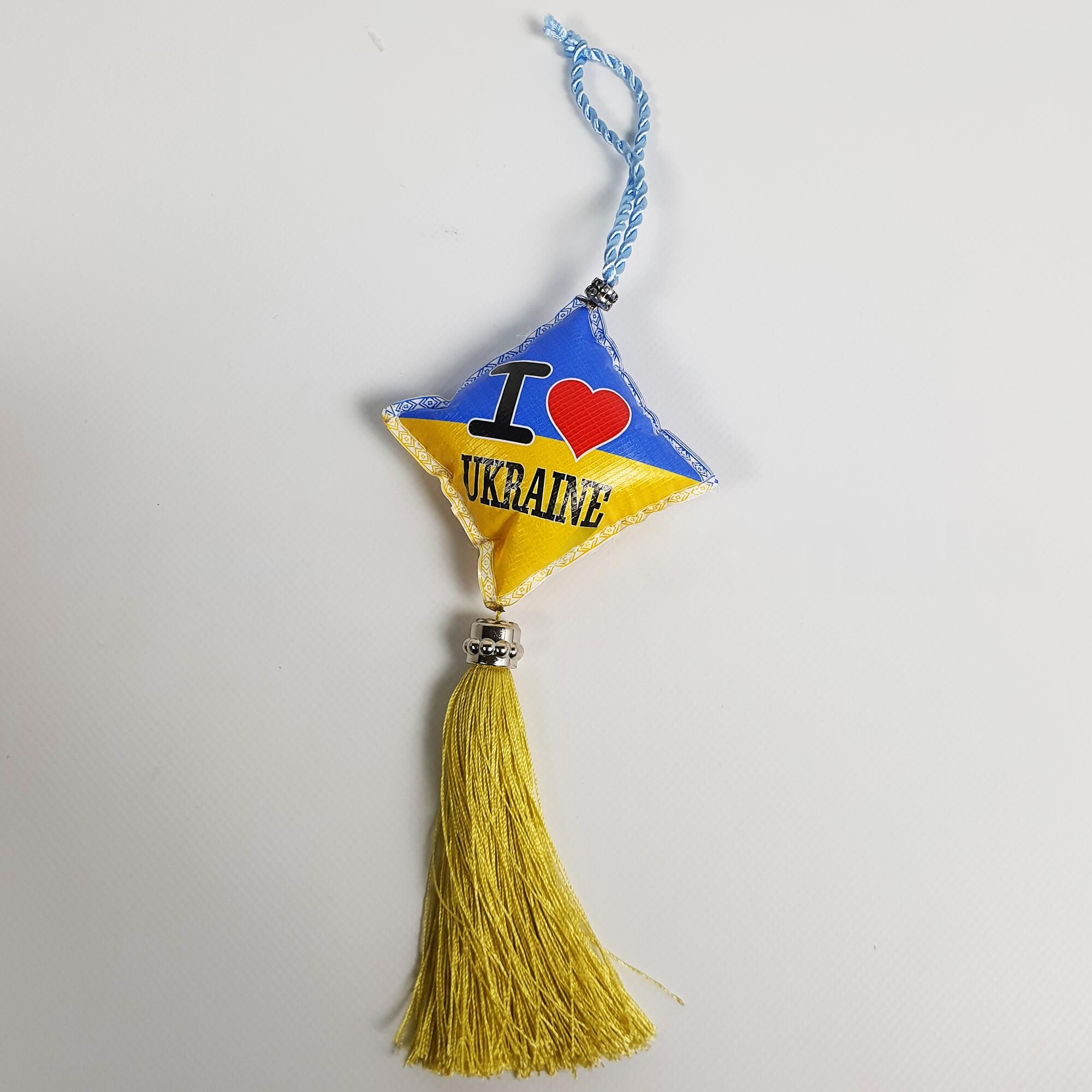 Декоративная подушка-кисточка URRAINE