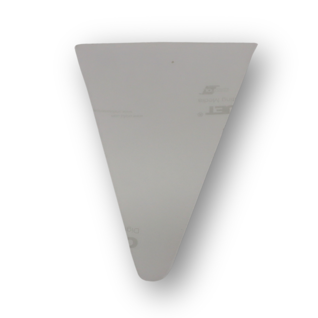 Декоративная наклейка треугольная надпись IVECO синяя Декоративная наклейка треугольная надпись IVECO синяя