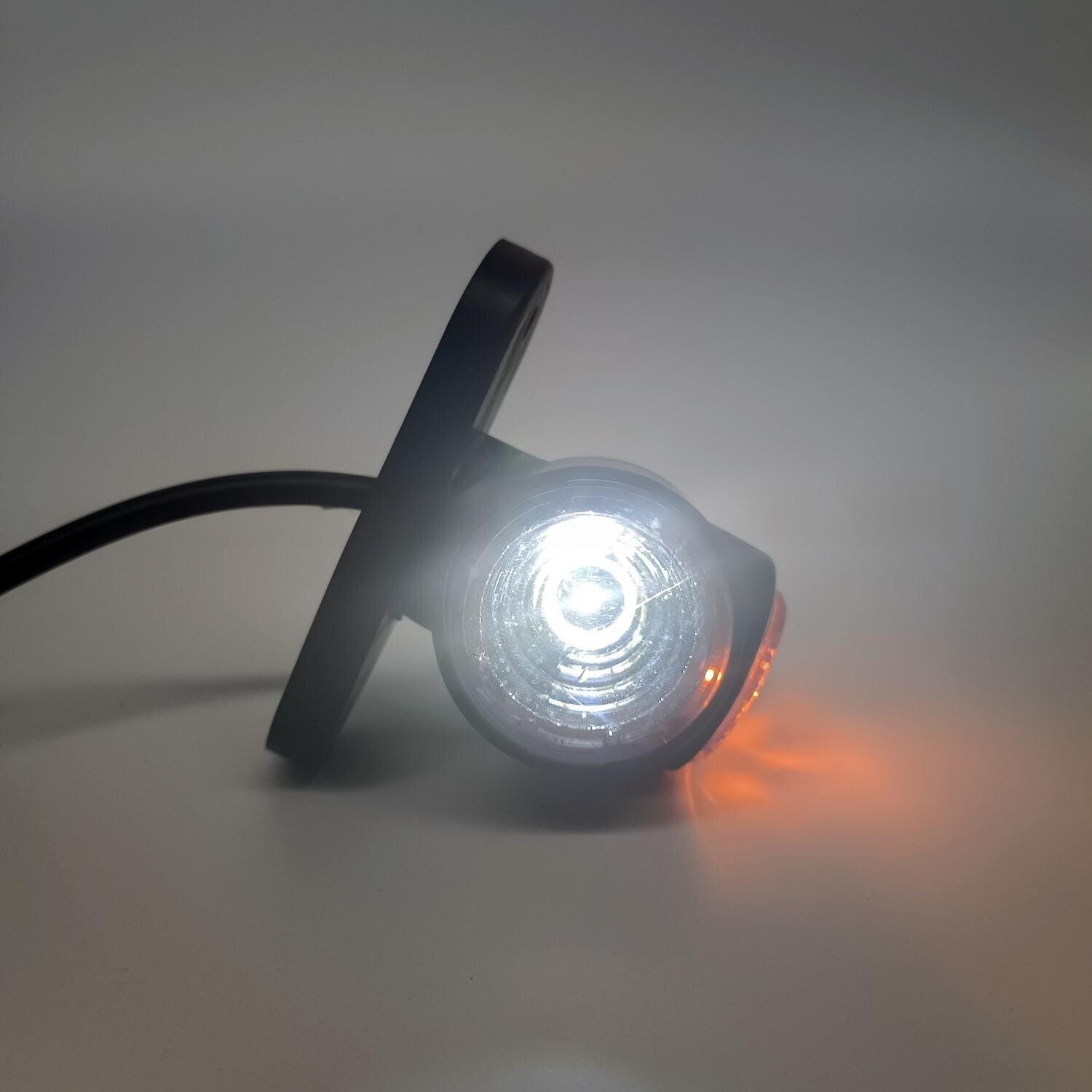 Фонарь габаритный рог (7см) трехцветный диодный BAD Фонарь габаритный рог (7см) трехцветный диодный BAD