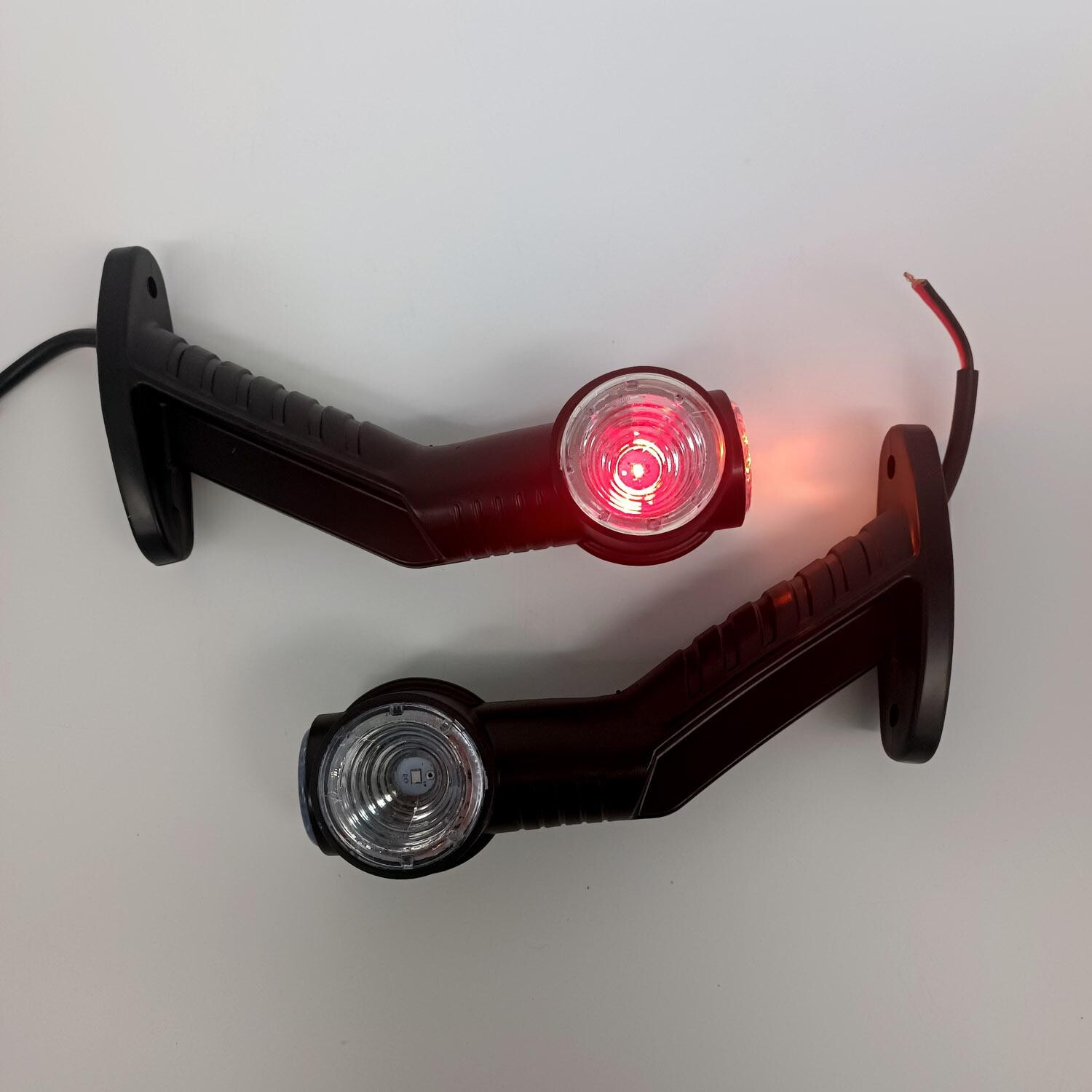 Ліхтар габаритний ріг (18см) триколірний діодний BAD Ліхтар габаритний ріг (18см) триколірний діодний BAD