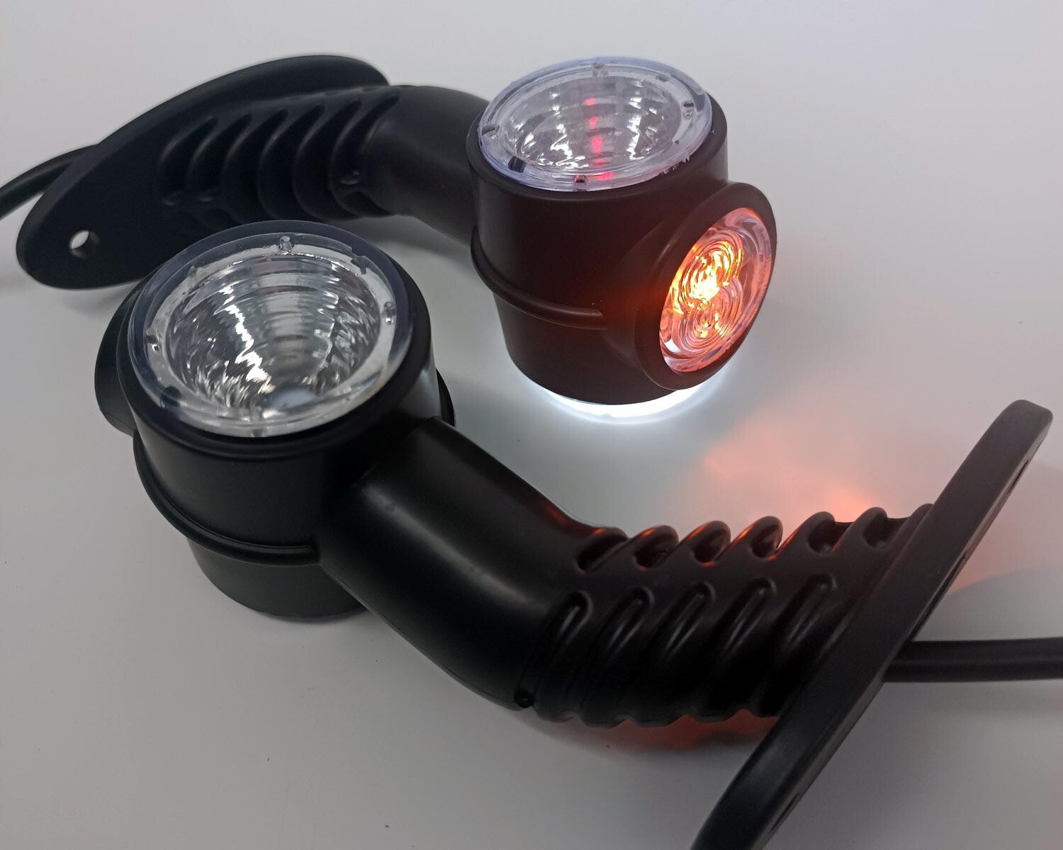 Фонарь габаритный рог (13см) трехцветный диодный BAD Фонарь габаритный рог (13см) трехцветный диодный BAD