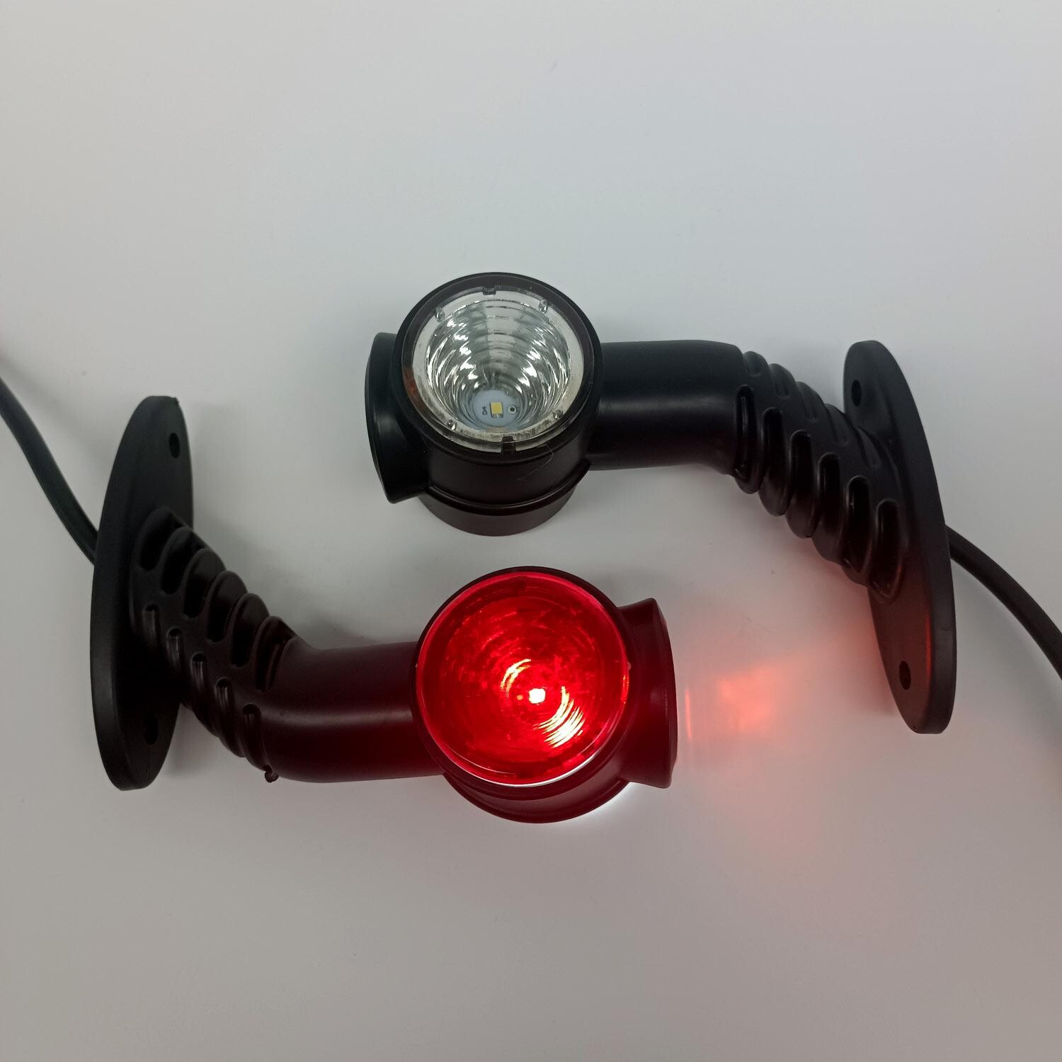 Ліхтар габаритний ріг (13см) триколірний діодний BAD Ліхтар габаритний ріг (13см) триколірний діодний BAD