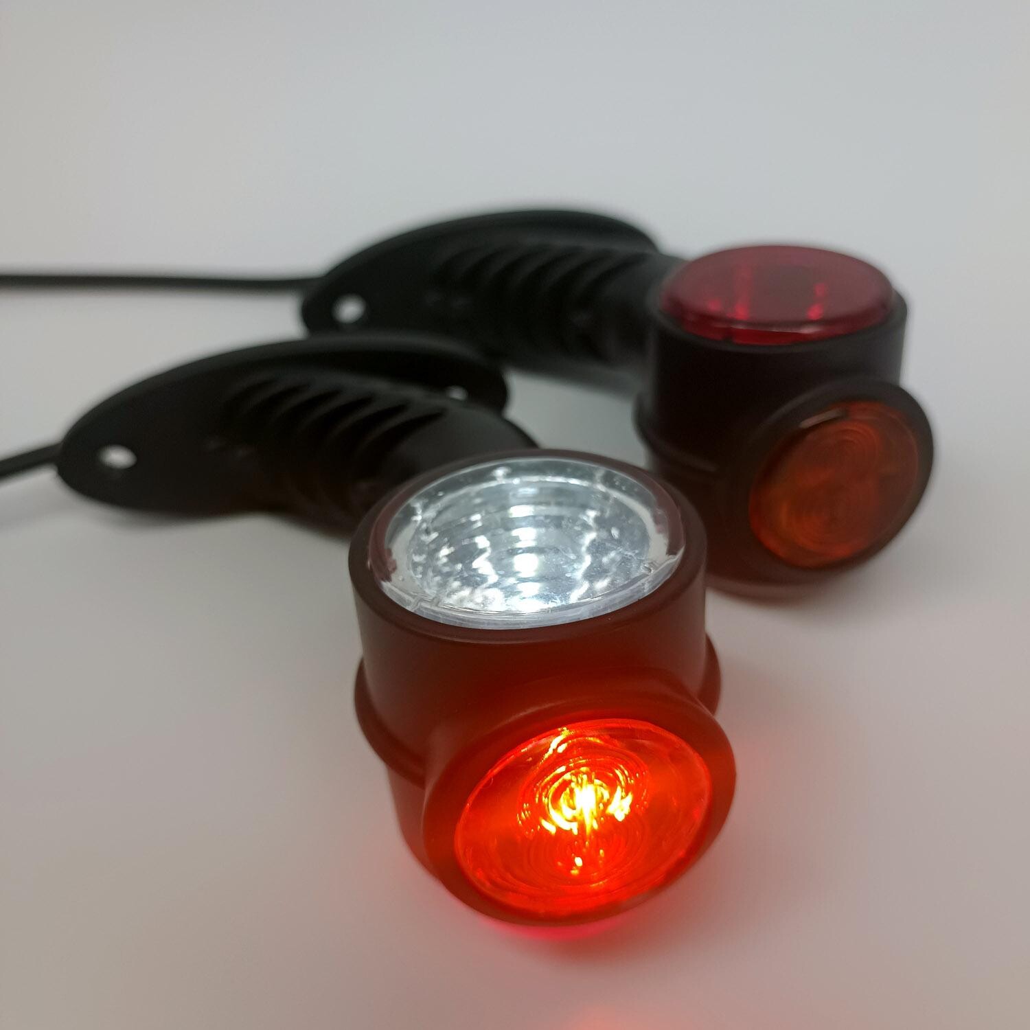 Ліхтар габаритний ріг (13см) триколірний діодний BAD Ліхтар габаритний ріг (13см) триколірний діодний BAD