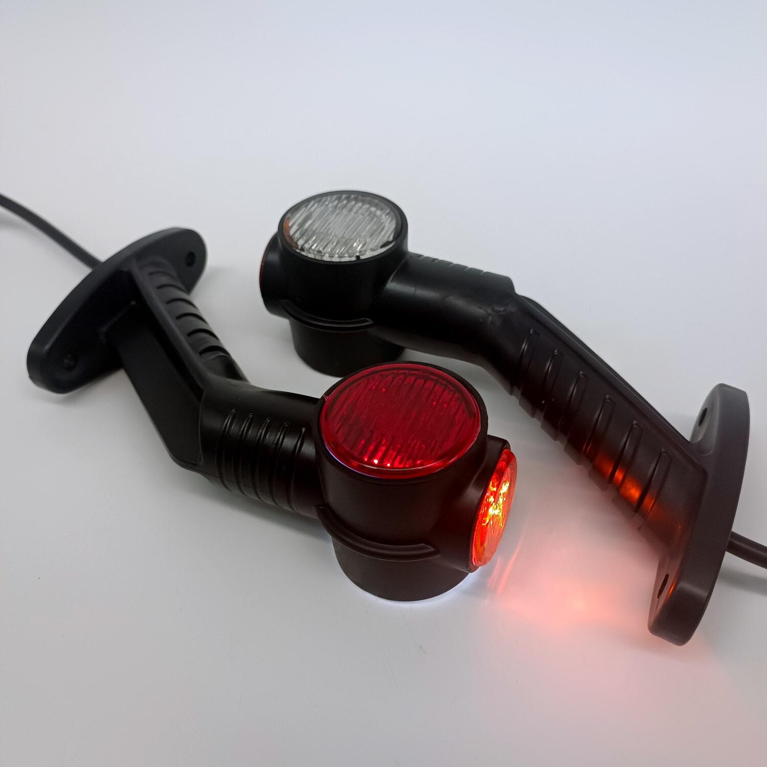 Ліхтар габаритний ріг (18см) триколірний діодний BAD Ліхтар габаритний ріг (18см) триколірний діодний BAD