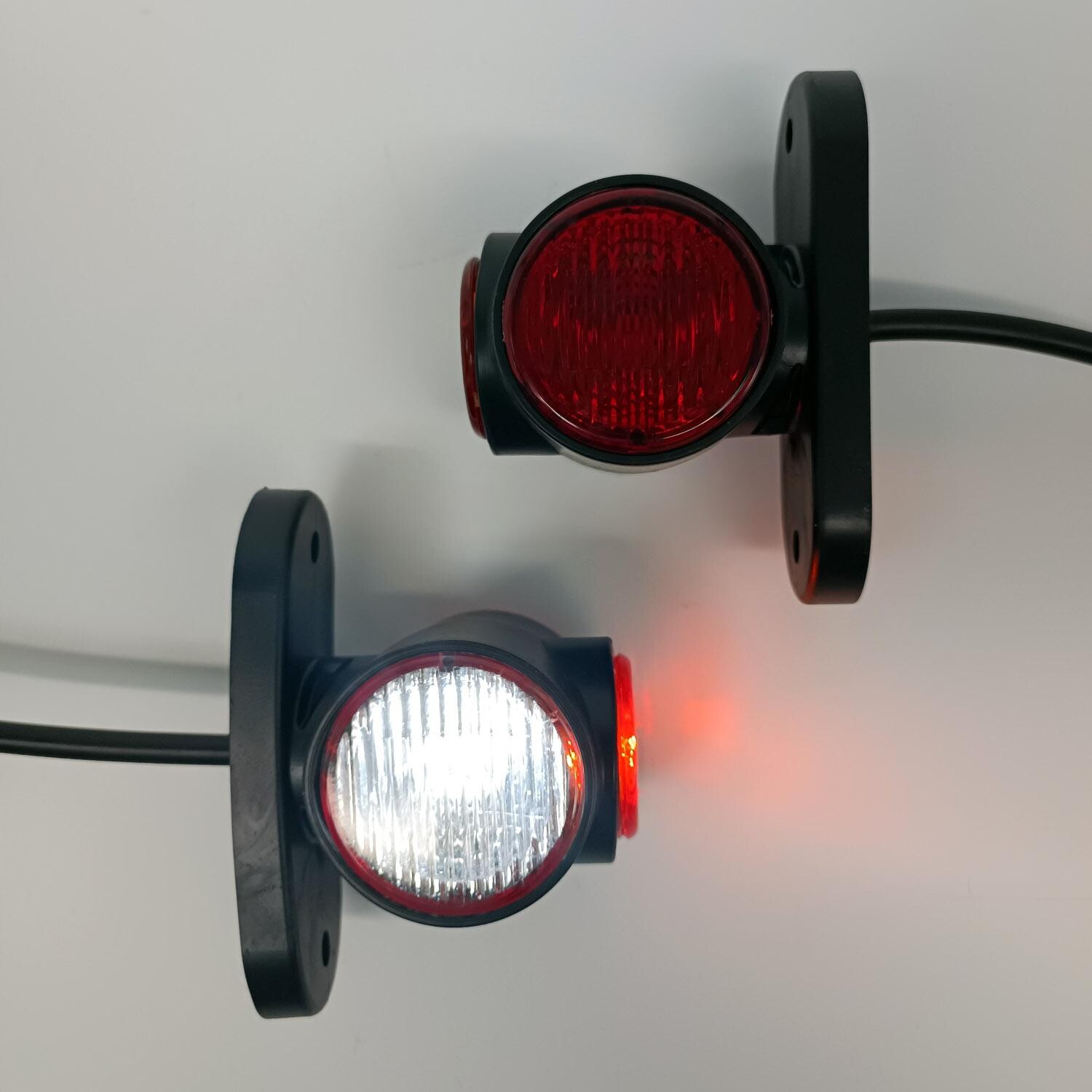 Ліхтар габаритний ріг (7см) триколірний діодний BAD Ліхтар габаритний ріг (7см) триколірний діодний BAD