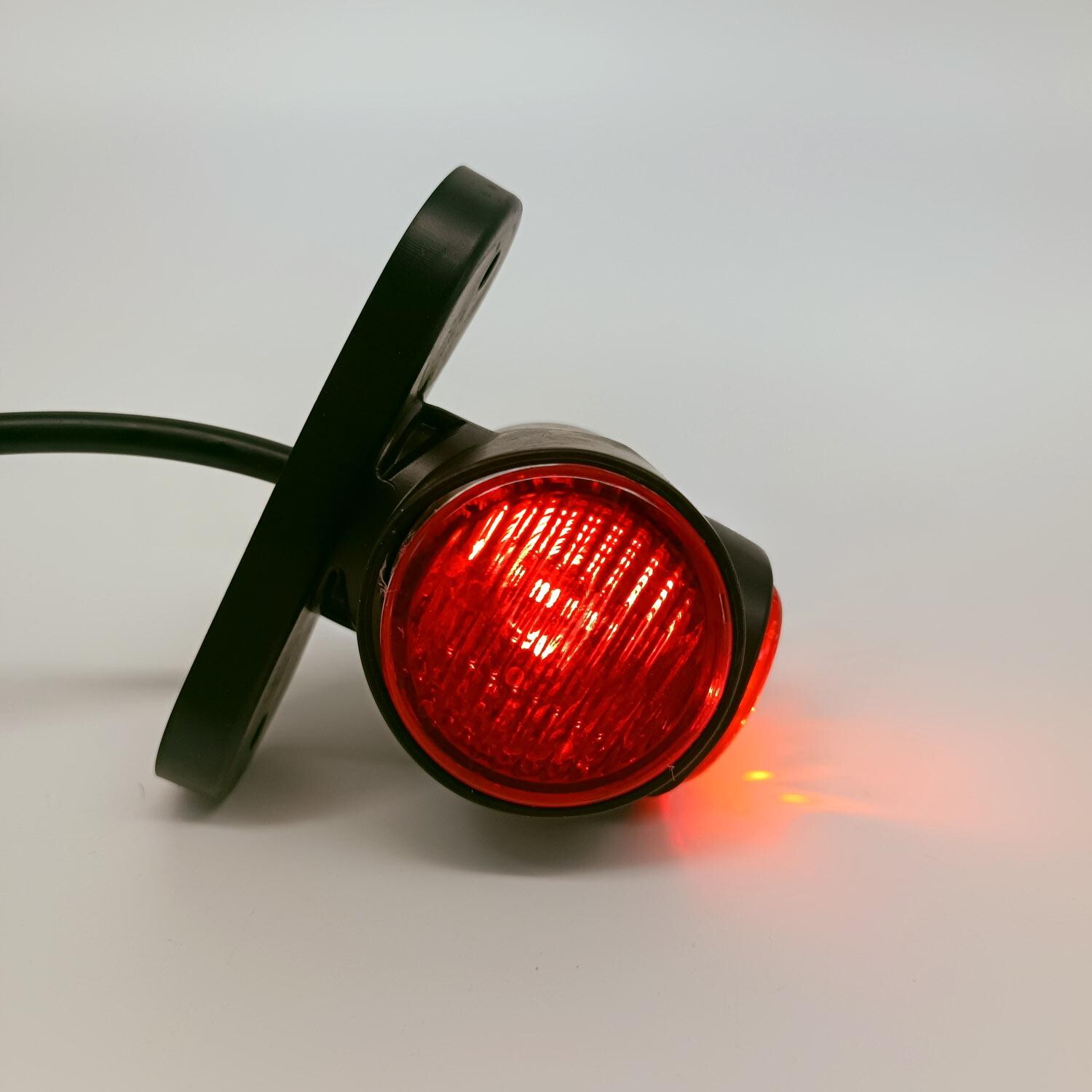 Ліхтар габаритний ріг (7см) триколірний діодний BAD Ліхтар габаритний ріг (7см) триколірний діодний BAD