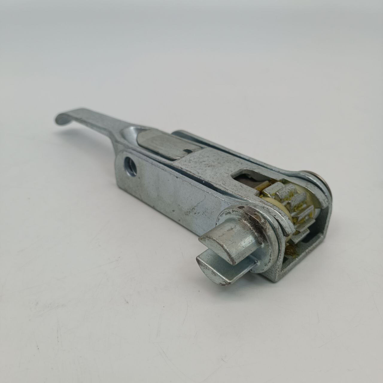 Трещотка механизма натяжения тента \правая \паз