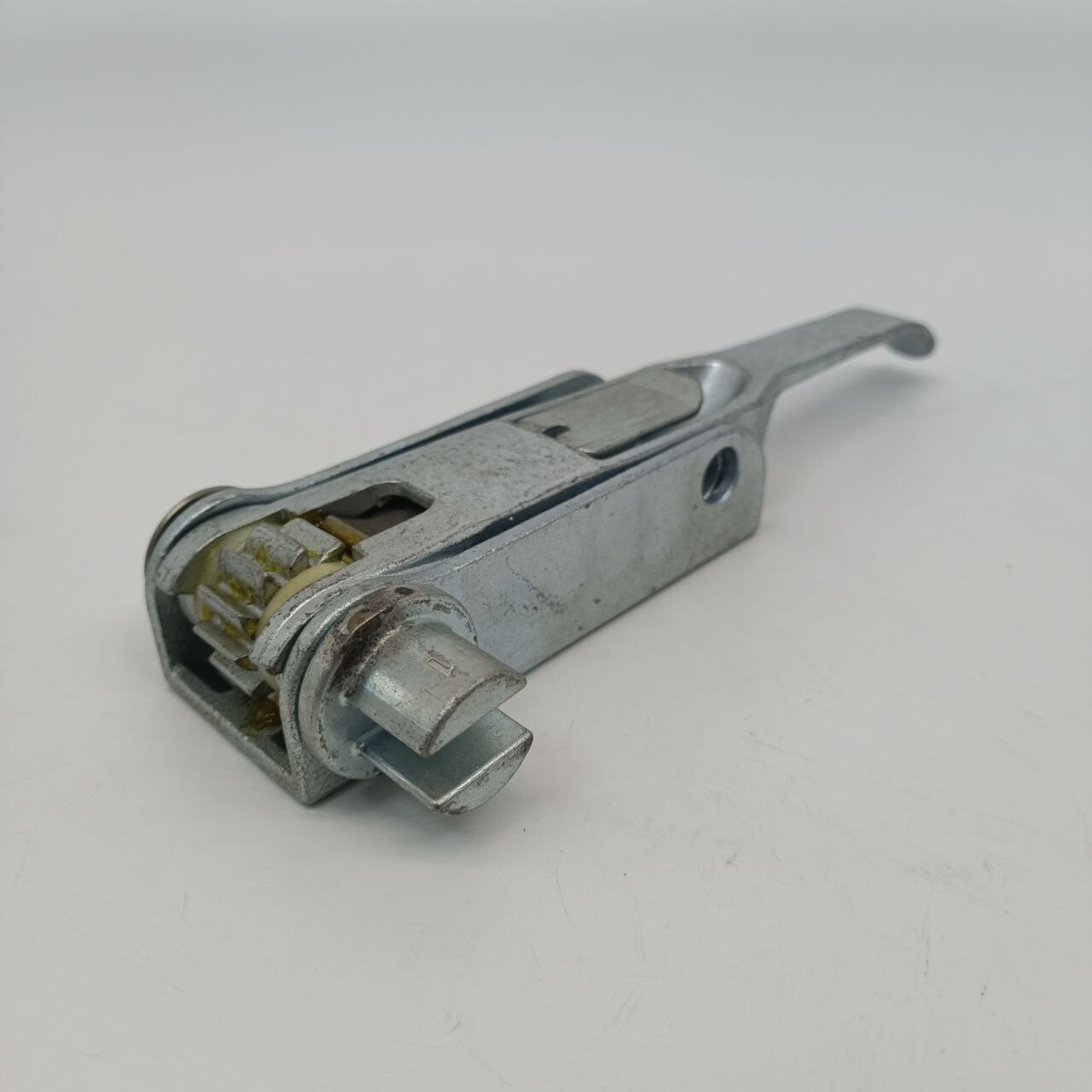 Трещотка механизма натяжения тента \левая \паз Трещотка механизма натяжения тента \левая \паз