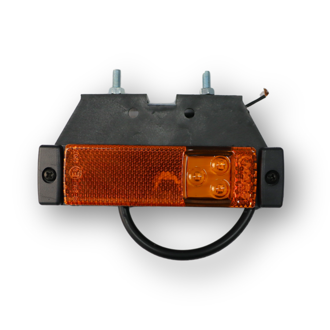 Фонарь габаритный диодный желтый \с креплением, 3 диода + отражатель \ Фонарь габаритный диодный желтый \с креплением, 3 диода + отражатель \