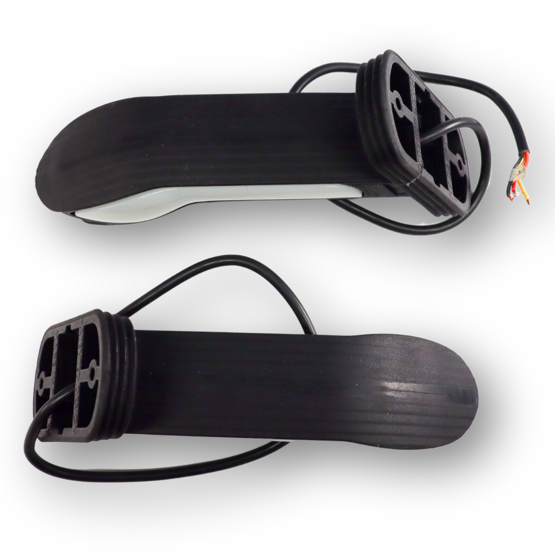 Ліхтар габаритний ріг LED прямий 18 см "побіг, що біжить" (продається парою) Ліхтар габаритний ріг LED прямий 18 см "побіг, що біжить" (продається парою)