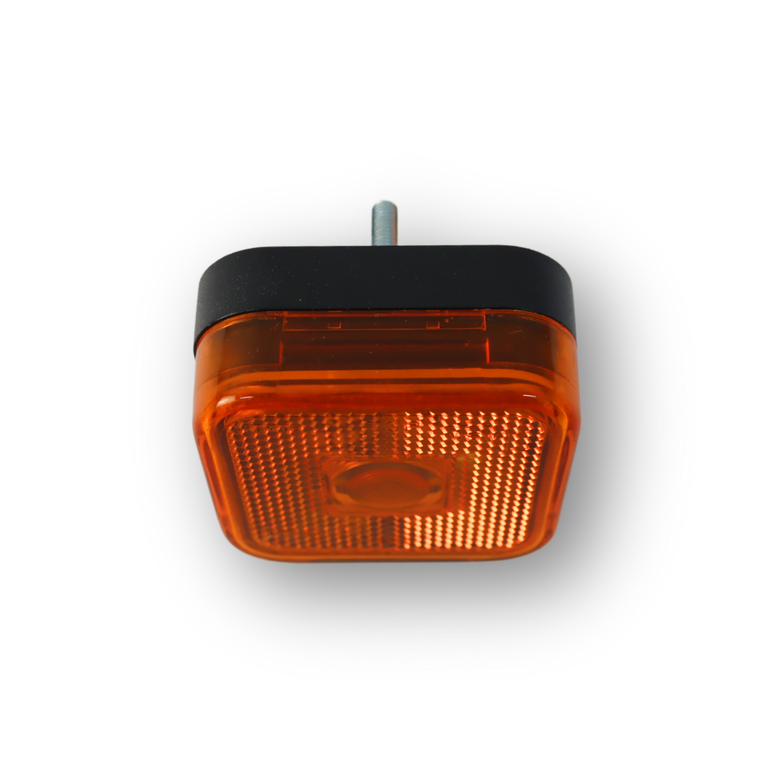 Ліхтар габаритний крила MAN F 2000 (лампочка) 65*65 жовтий HORPOL Ліхтар габаритний крила MAN F 2000 (лампочка) 65*65 жовтий HORPOL