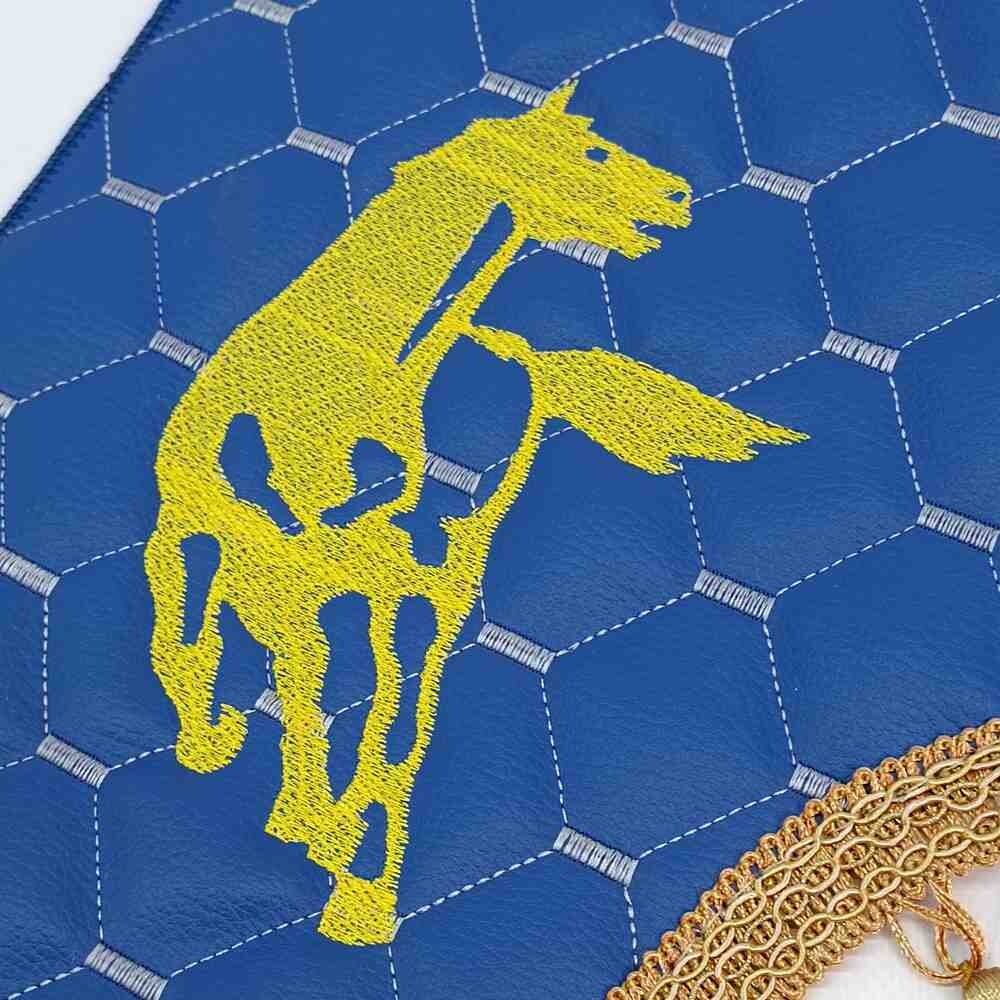 Шторка лоб + косынки Экокожа KAMAZ синяя Шторка лоб + косынки Экокожа KAMAZ синяя