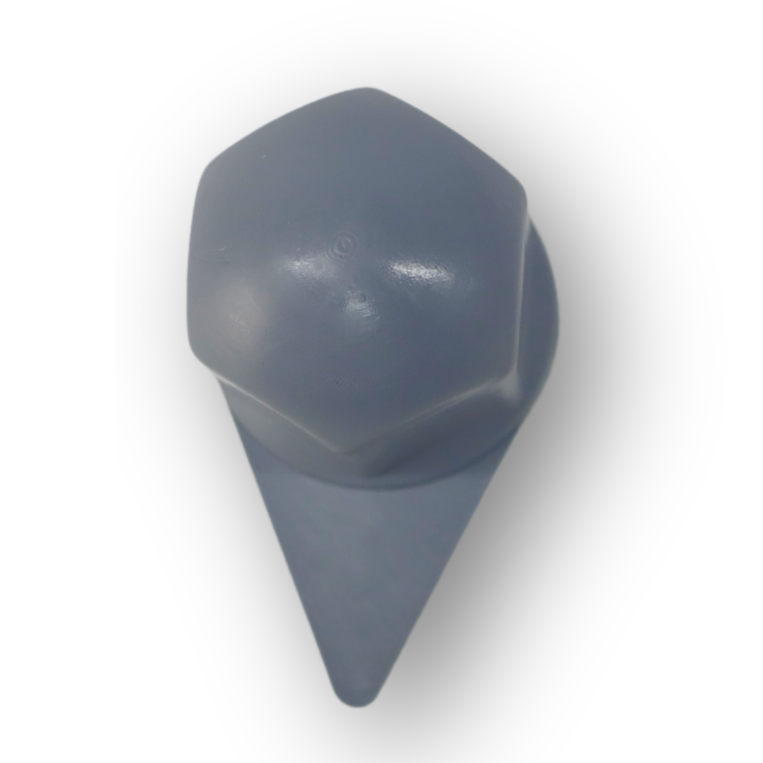 Колпачек на гайку граненый 32*55 с указателем серый ( SteelTruck ) Колпачек на гайку граненый 32*55 с указателем серый ( SteelTruck )