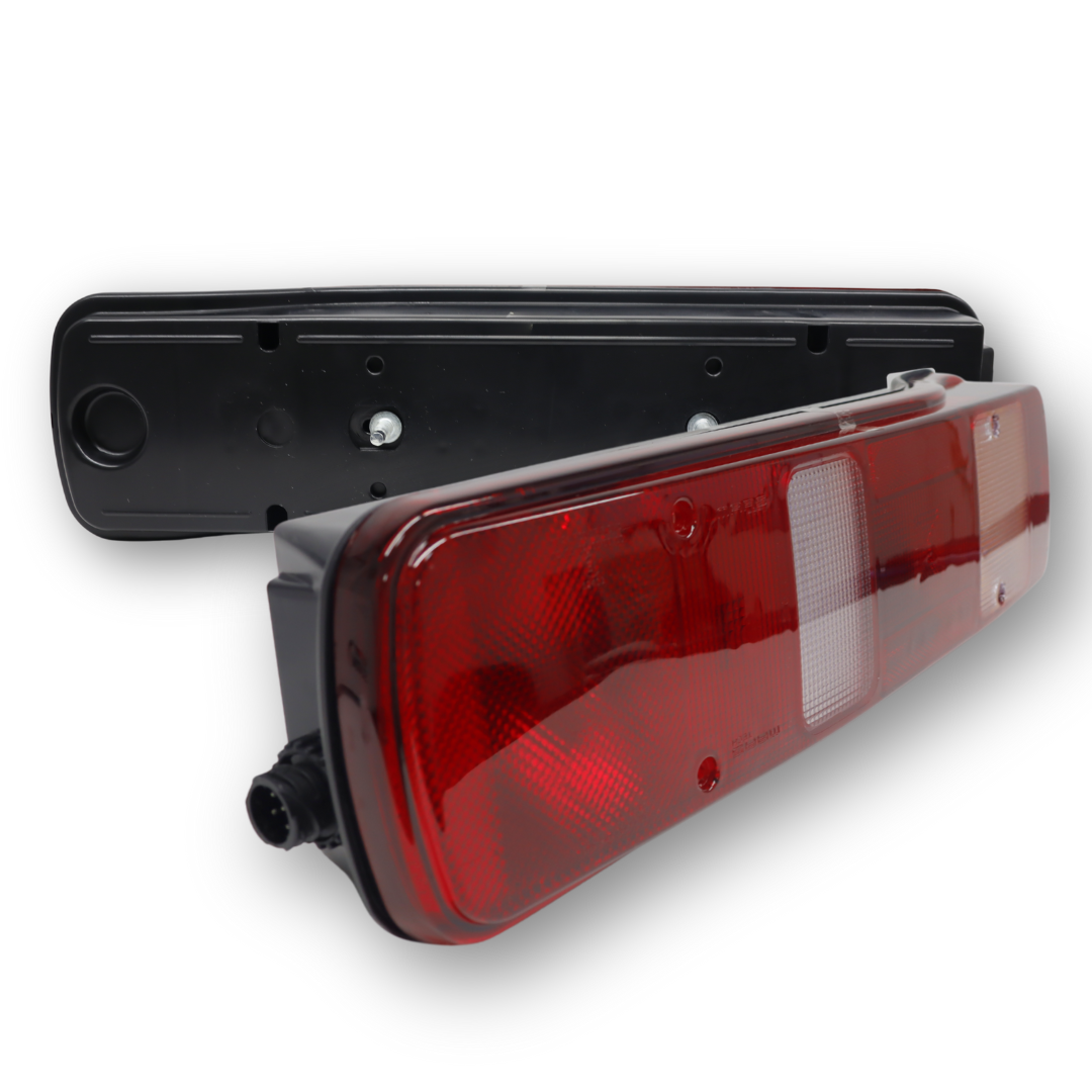 Фонарь задний VOLVO FH 2006 ---> с боковым разъемом "AMP" \правый\ Фонарь задний VOLVO FH 2006 ---> с боковым разъемом "AMP" \правый\