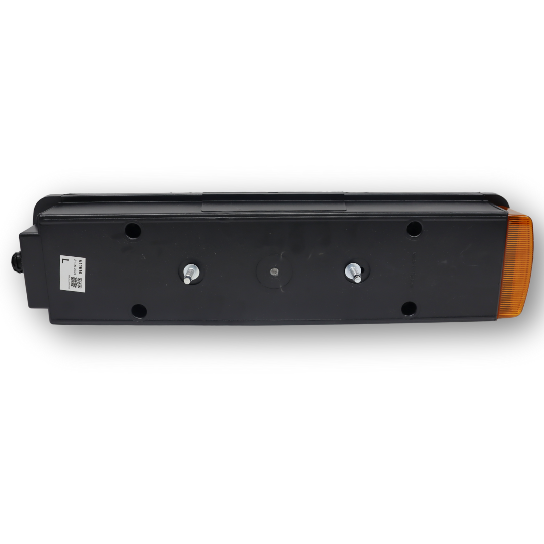 Фонарь задний VOLVO FH I / FH II с разъемом "AMP" \левый\ Фонарь задний VOLVO FH I / FH II с разъемом "AMP" \левый\