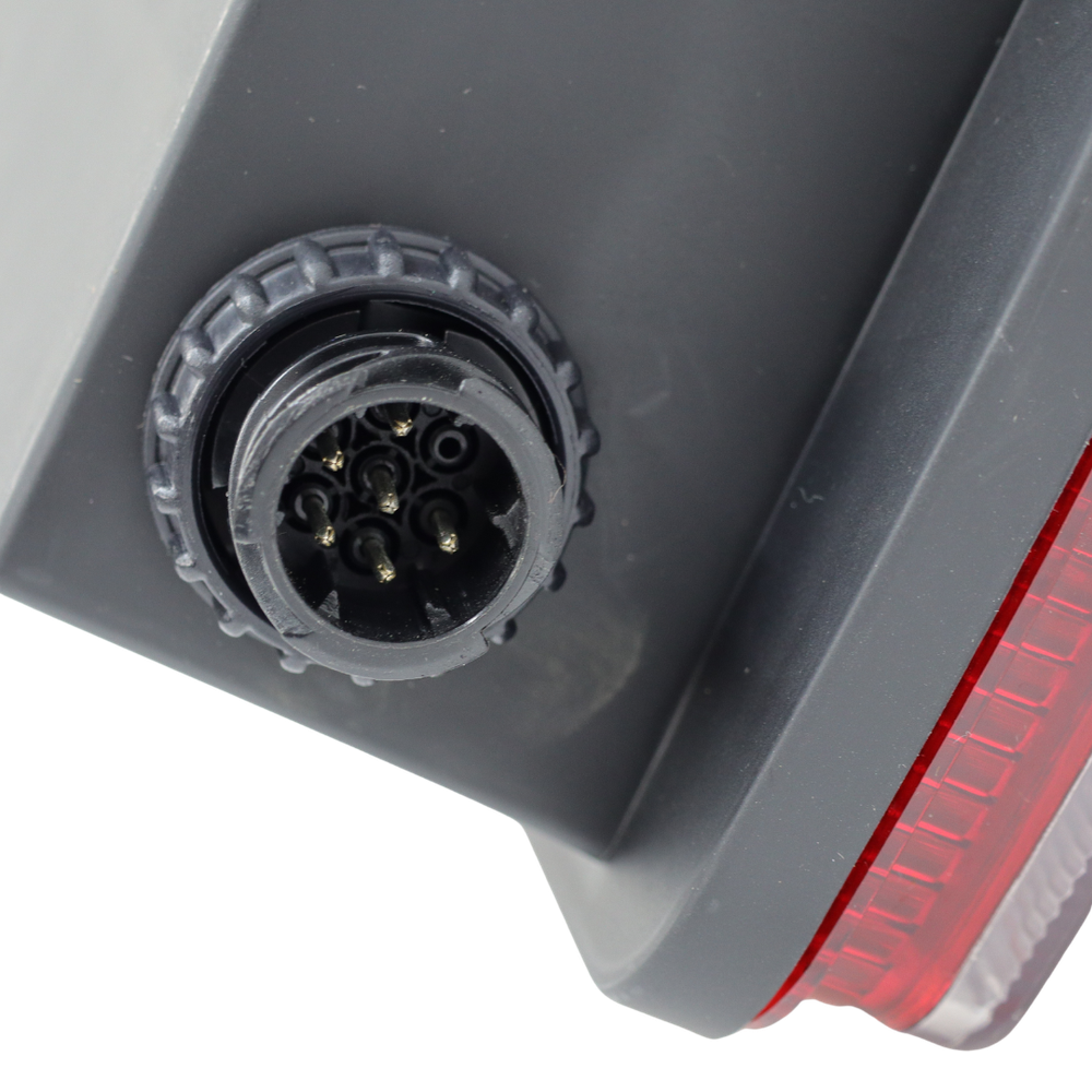 Фонарь задний VOLVO FH I / FH II с разъемом "AMP" \правый\ Фонарь задний VOLVO FH I / FH II с разъемом "AMP" \правый\