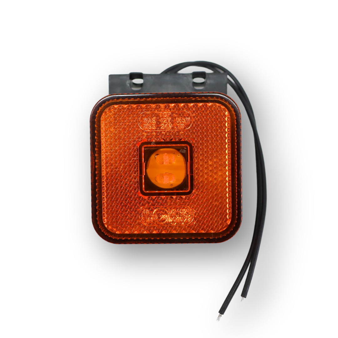 Фонарь габаритный крыла MAN F 2000 LED 65*65