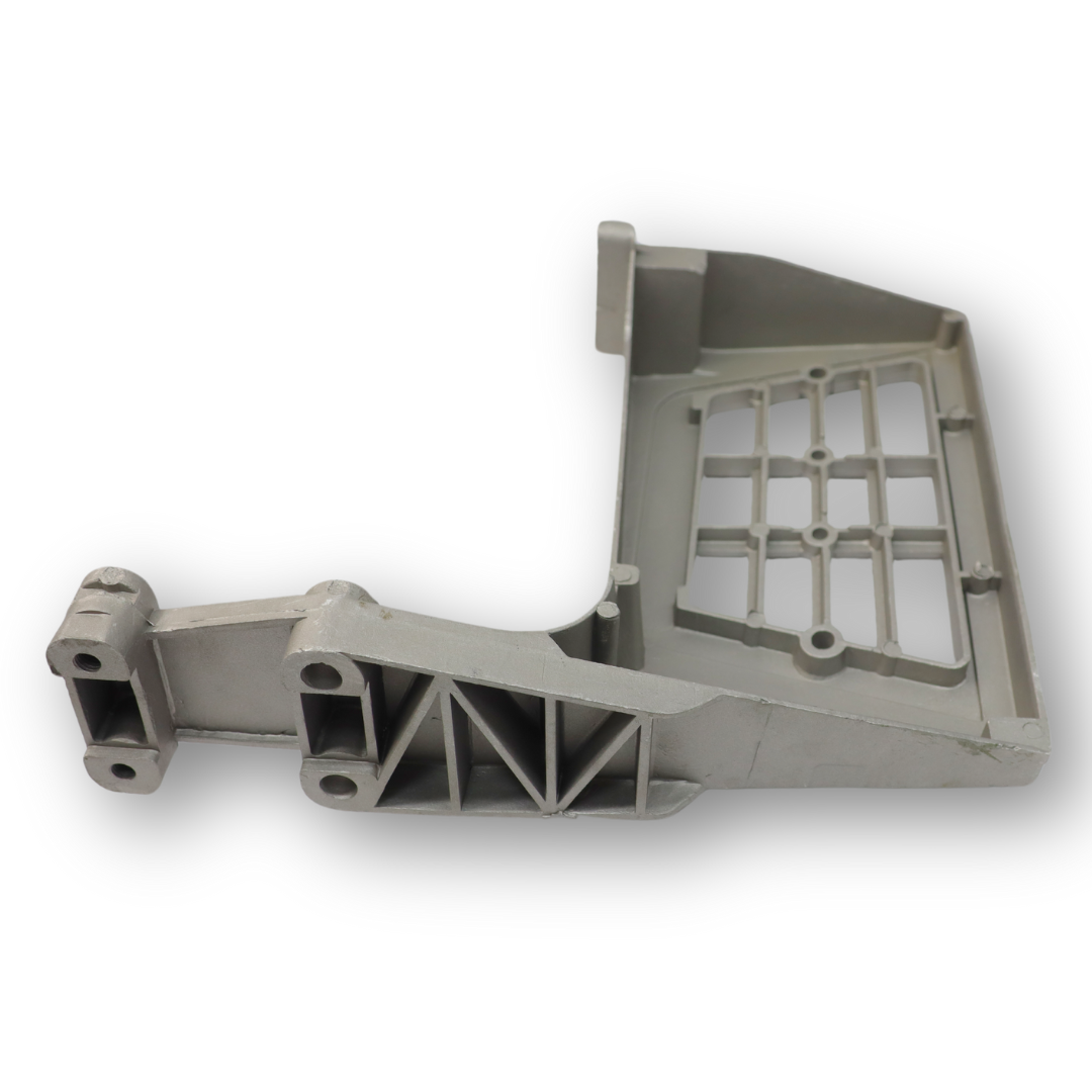 Кронштейн нижней ступени DAF XF 95 (1997-2002) правый \ST\ Кронштейн нижней ступени DAF XF 95 (1997-2002) правый \ST\