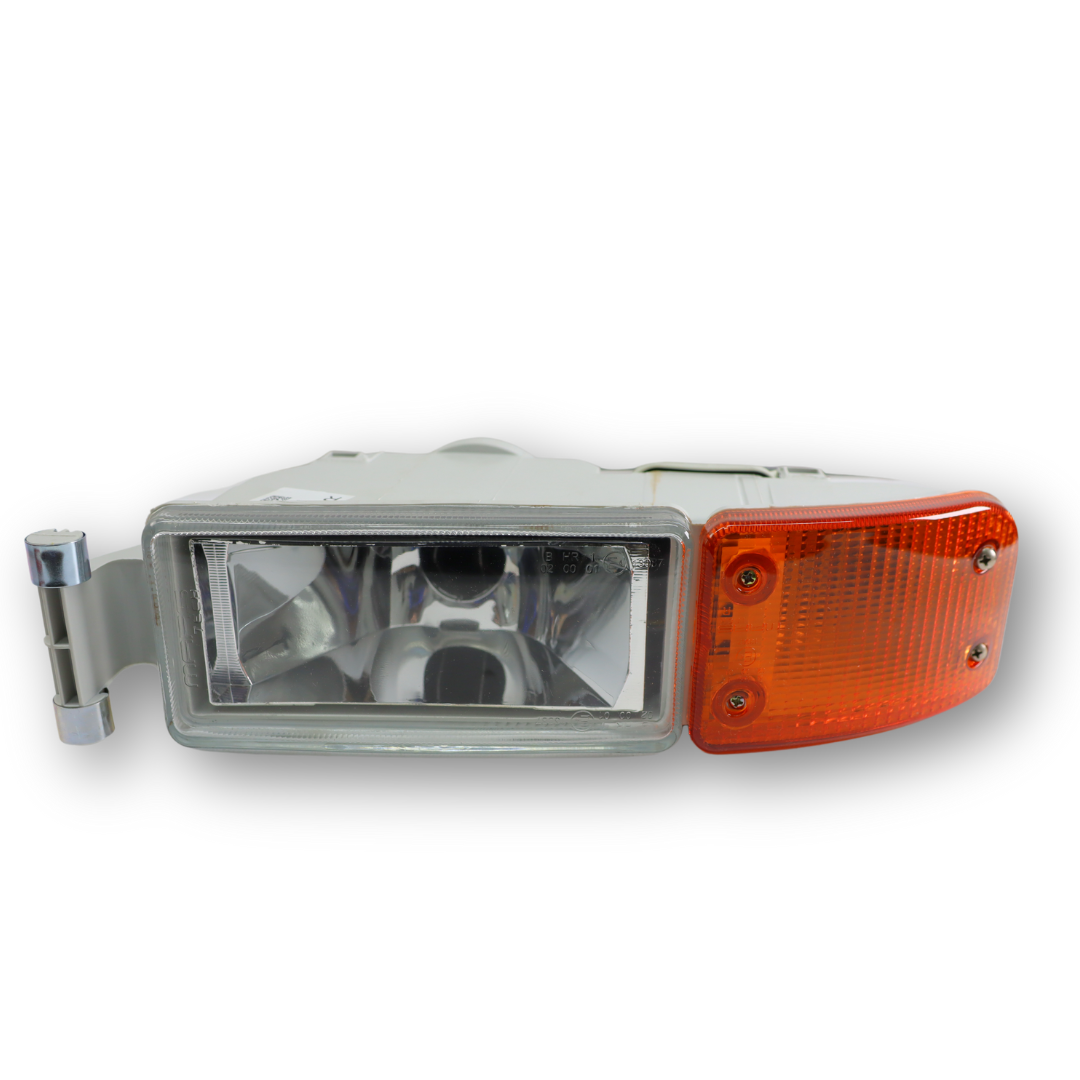 Фара противотуманная MAN TGA, TGL I, TGM I, TGS I, TGX I, L2000, LION'S (1993-) H4, PY21W, с жёлтым поворотником, правая (MARS) Фара противотуманная MAN TGA, TGL I, TGM I, TGS I, TGX I, L2000, LION'S (1993-) H4, PY21W, с жёлтым поворотником, правая (MARS)