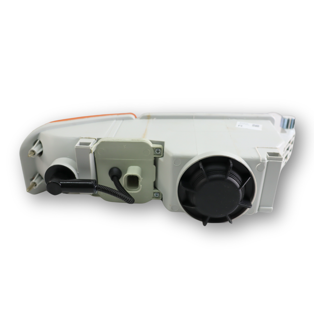 Фара противотуманная MAN TGA, TGL I, TGM I, TGS I, TGX I, L2000, LION'S (1993-) H4, PY21W, с жёлтым поворотником, правая (MARS) Фара противотуманная MAN TGA, TGL I, TGM I, TGS I, TGX I, L2000, LION'S (1993-) H4, PY21W, с жёлтым поворотником, правая (MARS)