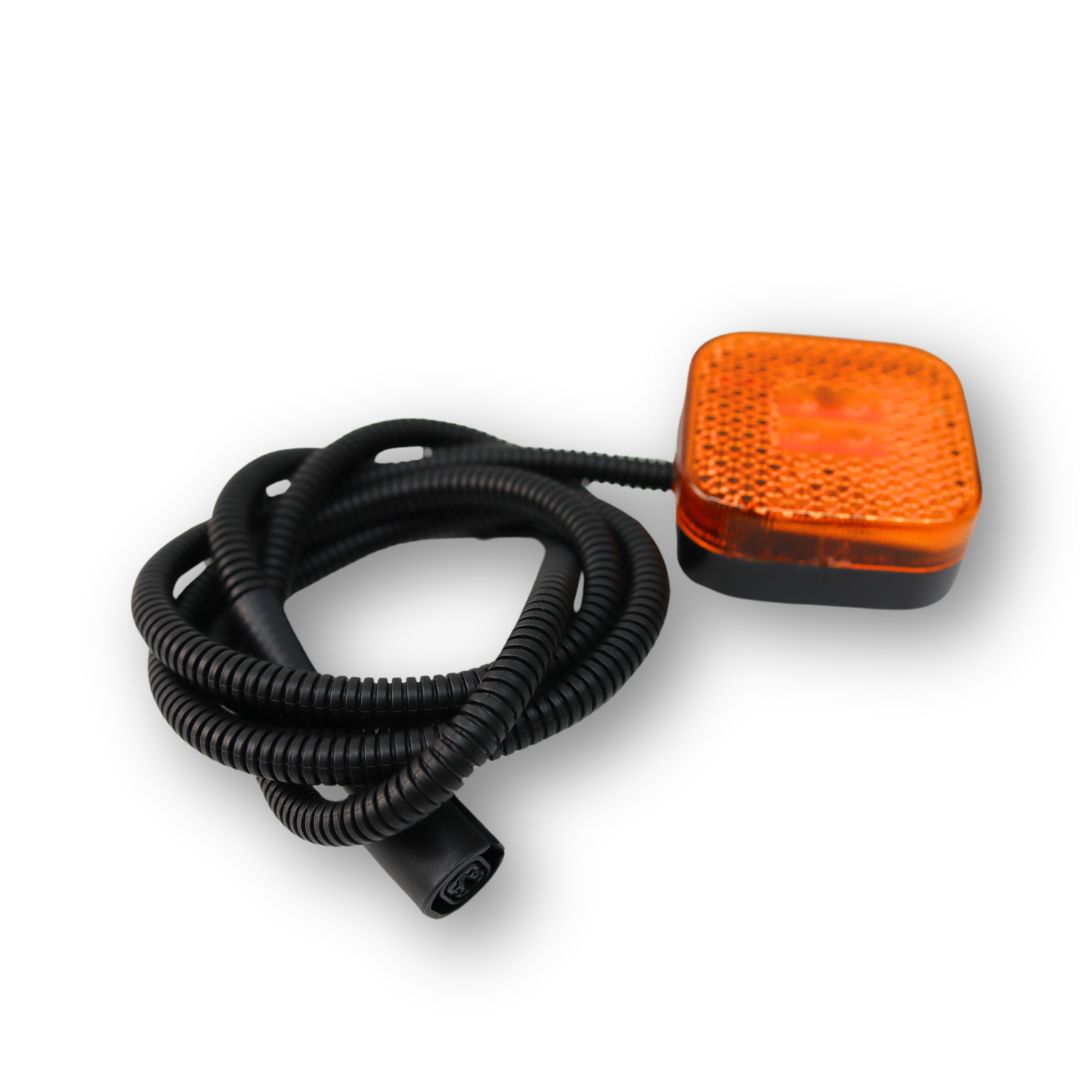 Фонарь габаритный диодный с кабелем 1,51м и фишкой MAN TGA\TGM\TGL\L 2000 (2003-2008) Фонарь габаритный диодный с кабелем 1,51м и фишкой MAN TGA\TGM\TGL\L 2000 (2003-2008)