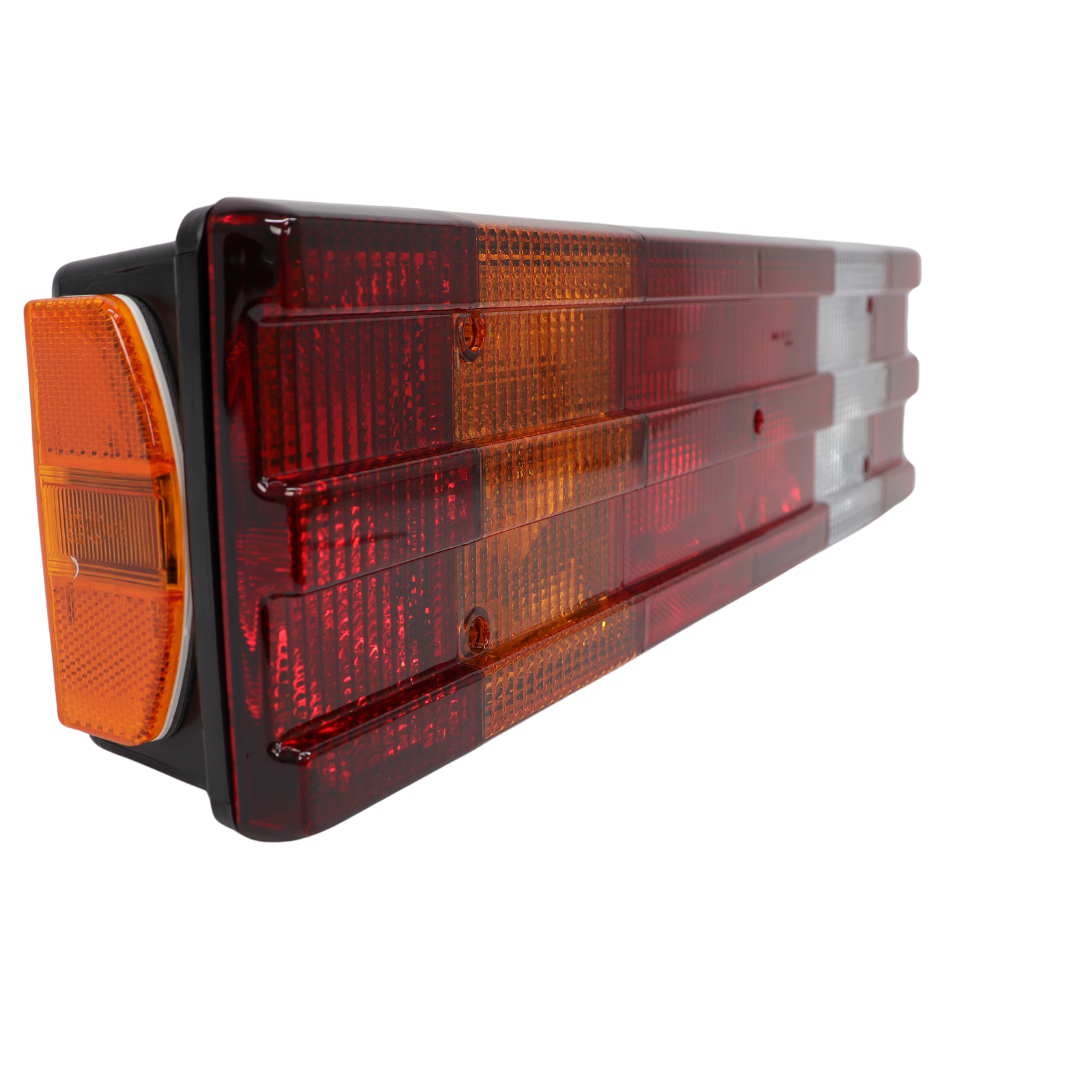 Фонарь задний MERCEDES ACTROS MP1 / MP2 / MP3 - AXOR MP3 \левый\ с разъемом AMP Фонарь задний MERCEDES ACTROS MP1 / MP2 / MP3 - AXOR MP3 \левый\ с разъемом AMP