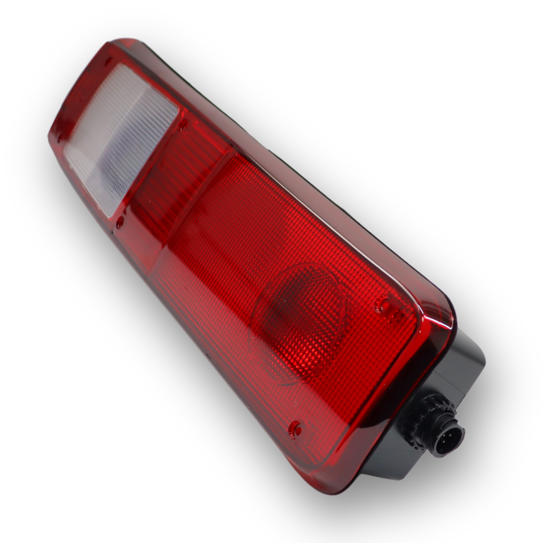 Фонарь задний RENAULT PREMIUM I / II - MAGNUM - KERAX (2006→) \лев.\с боковым разъемом AMP