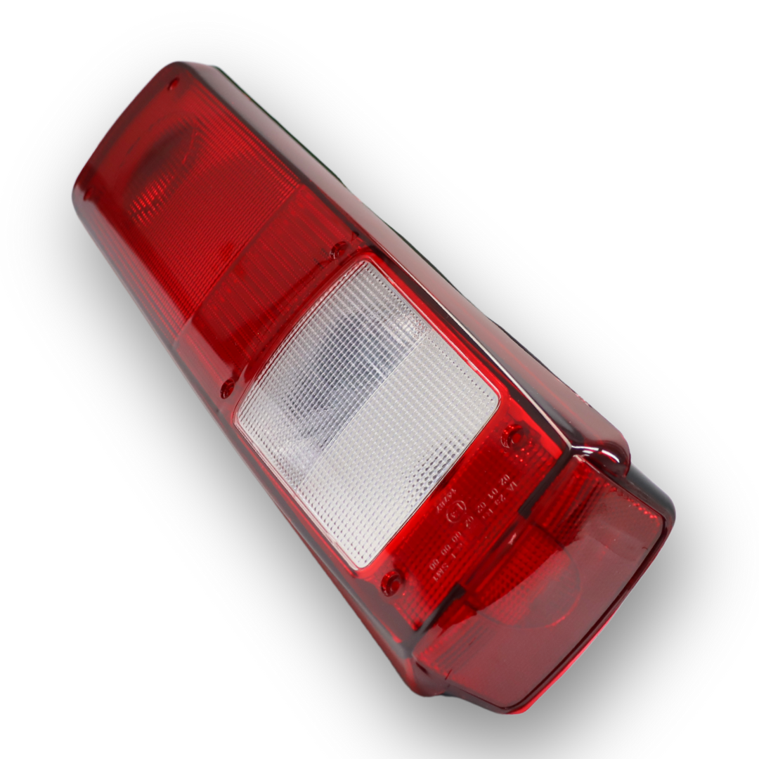 Фонарь задний RENAULT PREMIUM I / II - MAGNUM - KERAX (2006→) \правый\ с разъемом AMP Фонарь задний RENAULT PREMIUM I / II - MAGNUM - KERAX (2006→) \правый\ с разъемом AMP