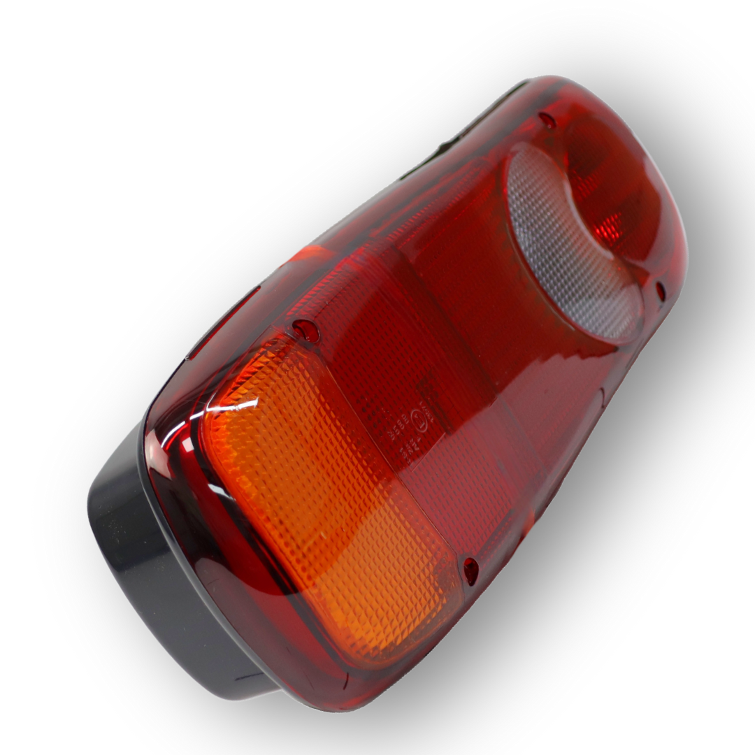 Фонарь задний RENAULT PREMIUM I - MIDLUM (2000-2005) \левый\ разъемом AMP Фонарь задний RENAULT PREMIUM I - MIDLUM (2000-2005) \левый\ разъемом AMP