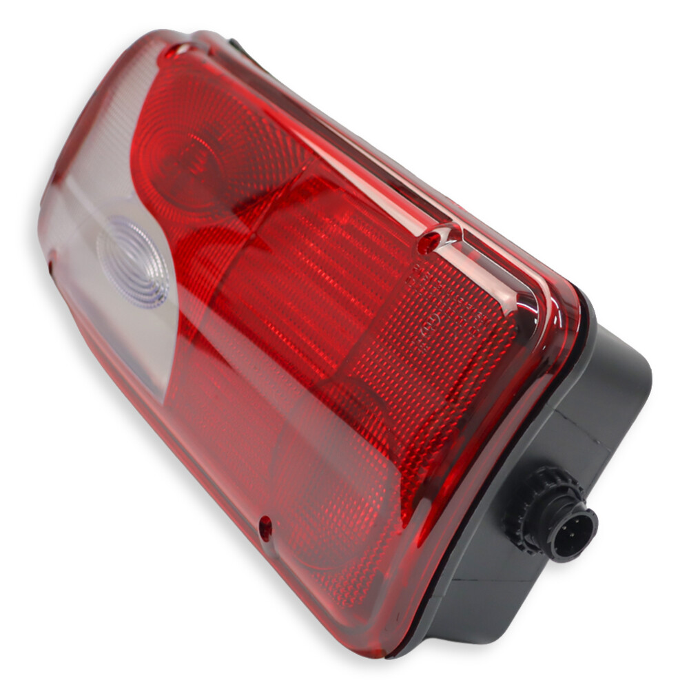 Фонарь задний SCANIA P-G-R-T (2004→) разъемом AMP \лев.\