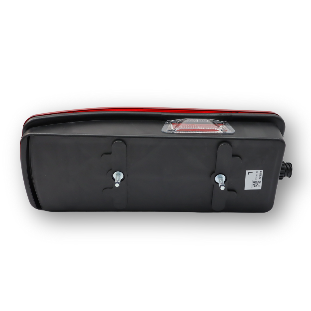 Фонарь задний SCANIA P-G-R-T (2004→) разъемом AMP \лев.\