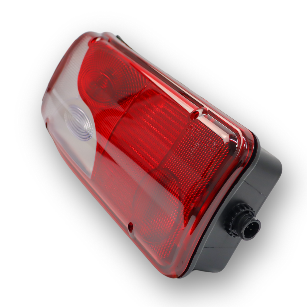 Фонарь задний SCANIA P-G-R-T (2004→) разъемом AMP \лев.\