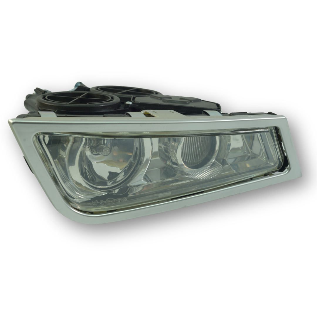 Фара противотуманная VOLVO FH, FH16, FM (2005- ...) 2 лампы H3, правая (MARS) Фара противотуманная VOLVO FH, FH16, FM (2005- ...) 2 лампы H3, правая (MARS)