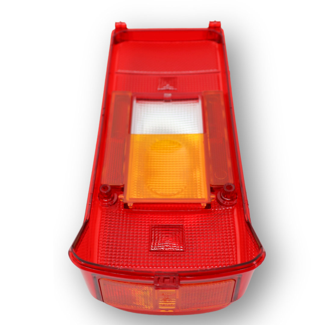 Стекло фонаря VOLVO FL - FM - FH (2001→) Стекло фонаря VOLVO FL - FM - FH (2001→)