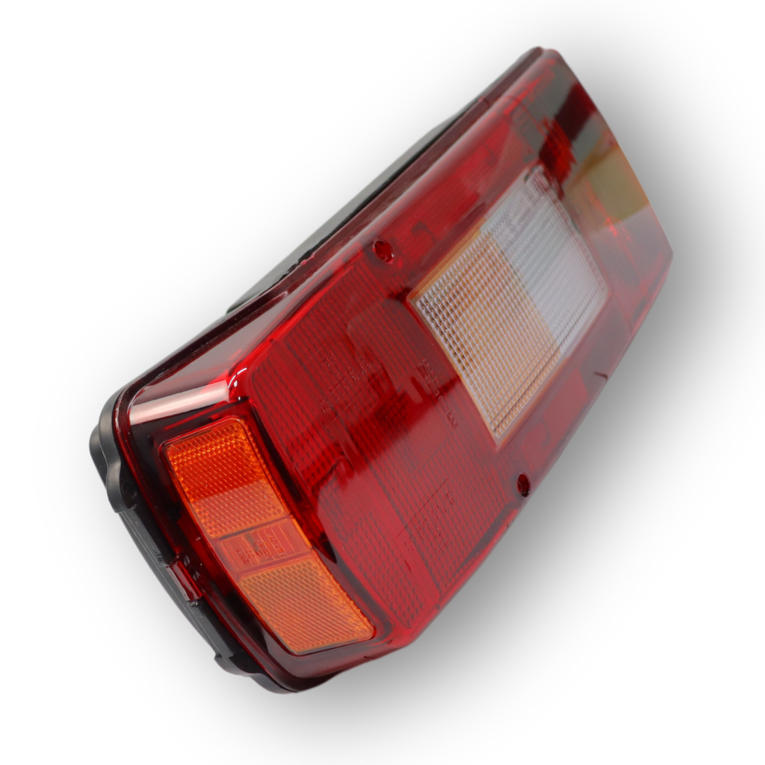 Фонарь задний VOLVO FL - FM - FH (2001→) с разъемом AMP \левый\ Фонарь задний VOLVO FL - FM - FH (2001→) с разъемом AMP \левый\