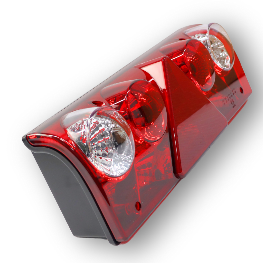 Фонарь задний EUROSTAR белый указ. поворота с кабелем \правый\ Фонарь задний EUROSTAR белый указ. поворота с кабелем \правый\