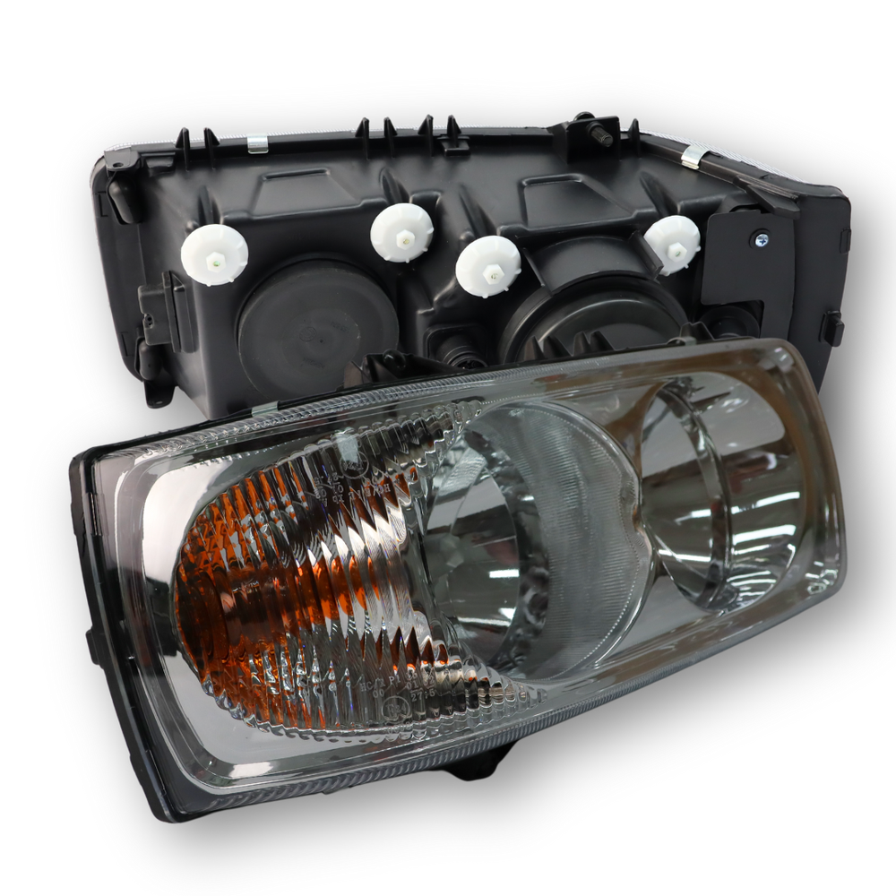 Фара DAF XF 95,105; CF 85 (2002-2013) права (C.F.Berg) Фара DAF XF 95,105; CF 85 (2002-2013) права (C.F.Berg)