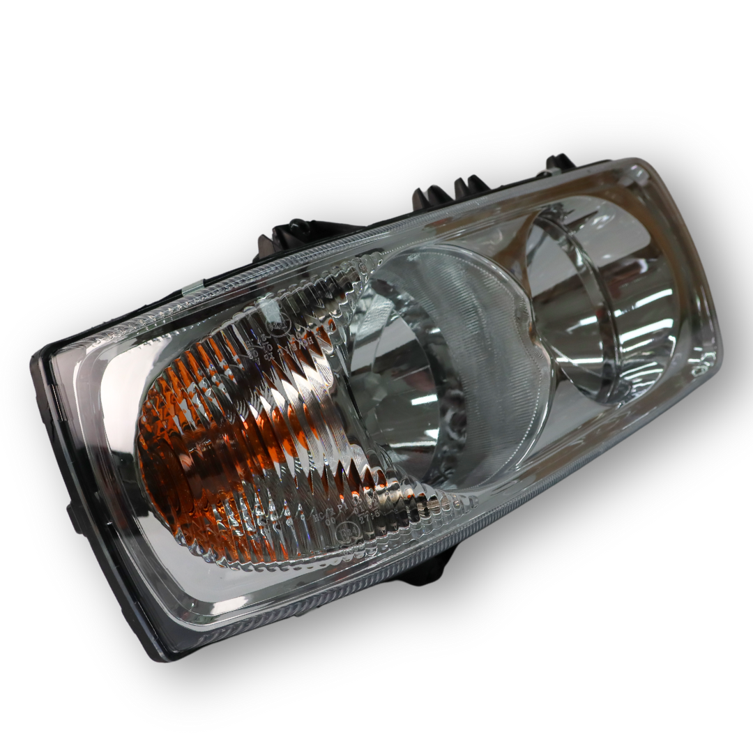 Фара DAF XF 95,105; CF 85 (2002-2013) права (C.F.Berg) Фара DAF XF 95,105; CF 85 (2002-2013) права (C.F.Berg)