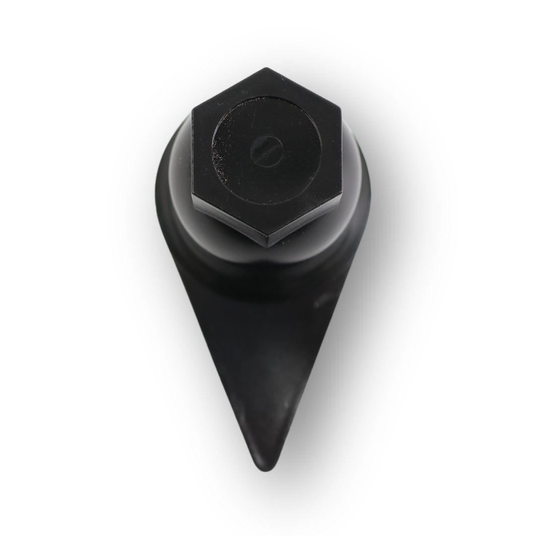 Колпачек на гайку 32 с указателем черный Колпачек на гайку 32 с указателем черный