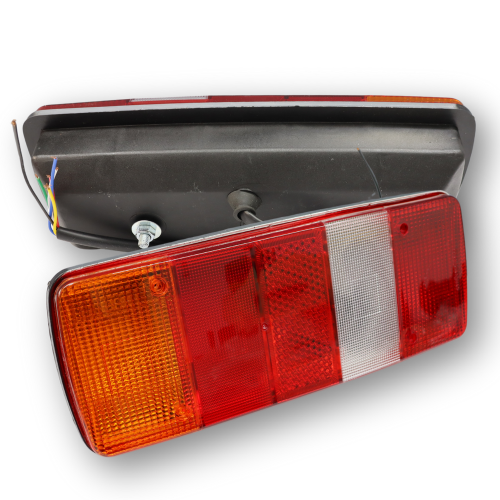 Фонарь задний MAN L2000 с кабелем, левый (SERTPLAST) Фонарь задний MAN L2000 с кабелем, левый (SERTPLAST)