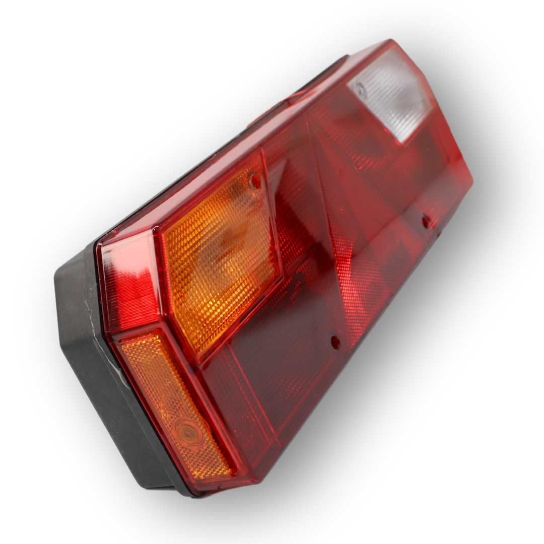 Фонарь задний MEGASTOP \левый\желтый указатель поворота\разъем AMP Фонарь задний MEGASTOP \левый\желтый указатель поворота\разъем AMP