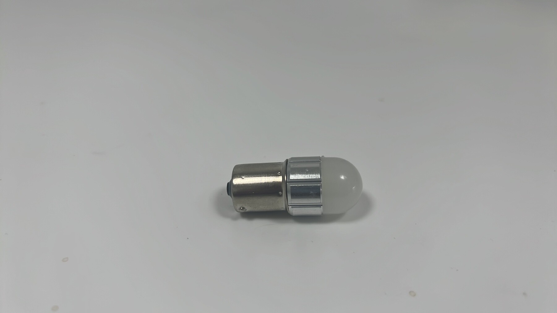 Лампочка  4 LED 12-24V биполярная матовая