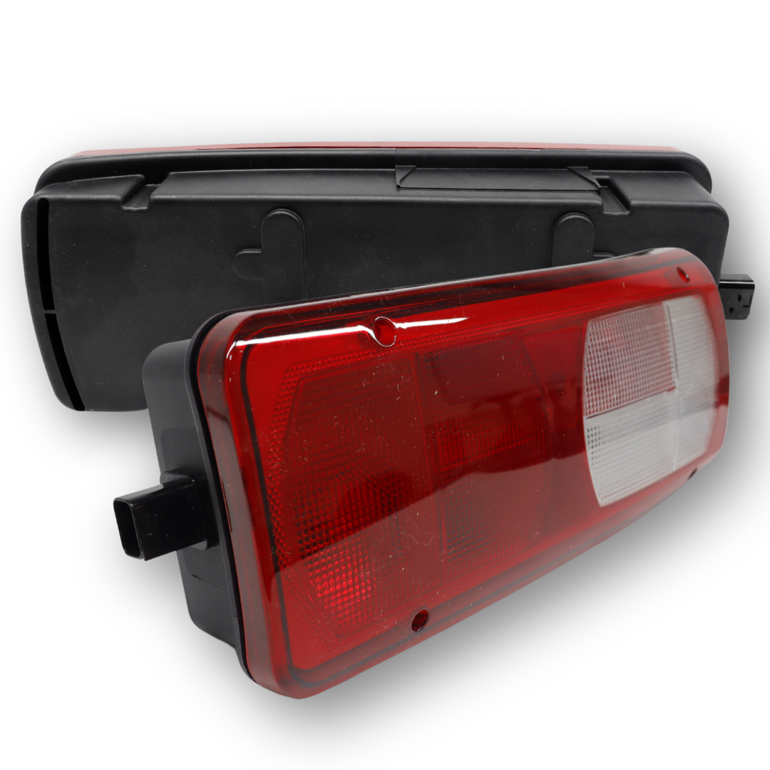 Фонарь задний DAF XF105 Euro 6 (2013→) \правый\ с разъемом "AMP"