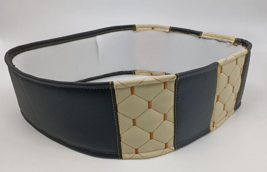 Оплетка руля Экокожа Ø 45см - черная с бежевыми вставками Оплетка руля Экокожа Ø 45см - черная с бежевыми вставками