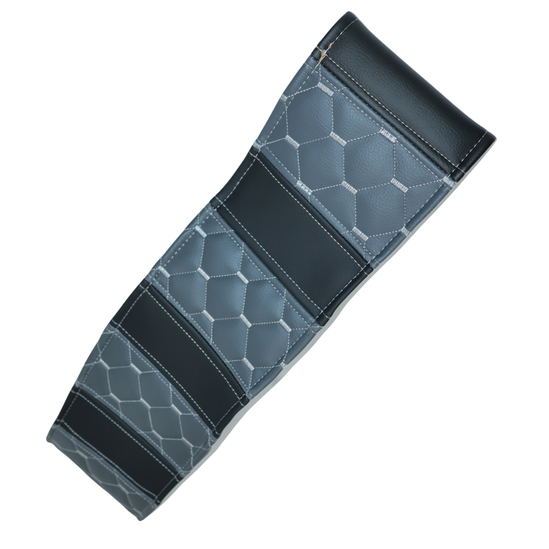 Оплетка руля Экокожа Ø 45см - черная с серыми вставками Оплетка руля Экокожа Ø 45см - черная с серыми вставками