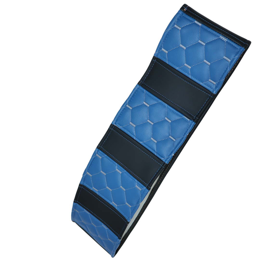 Оплетка руля Экокожа Ø 45см - черная с синими вставками Оплетка руля Экокожа Ø 45см - черная с синими вставками