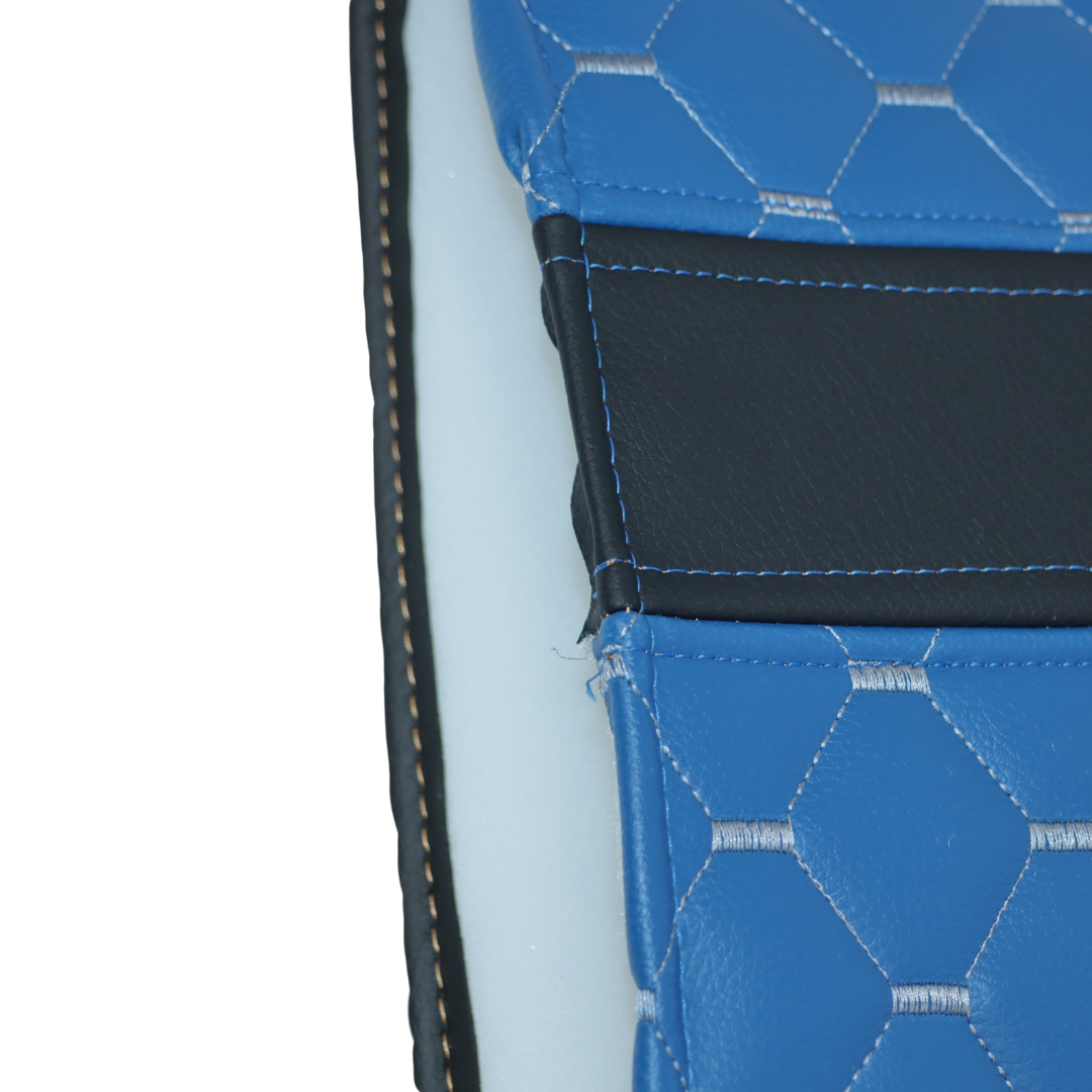 Оплетка руля Экокожа Ø 45см - черная с синими вставками Оплетка руля Экокожа Ø 45см - черная с синими вставками