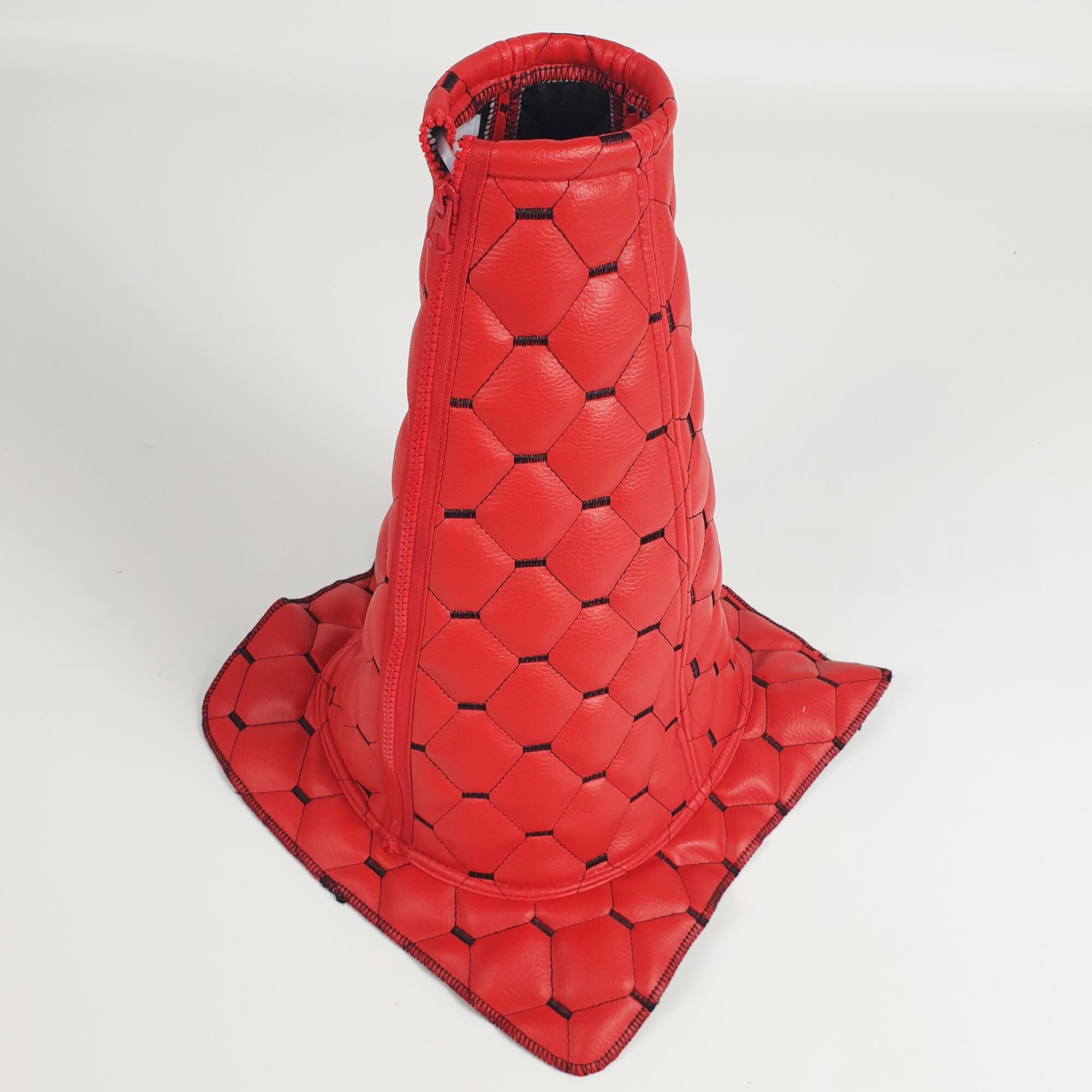 Чохол КПП екошкіра DAF, Volvo червоний Чохол КПП екошкіра DAF, Volvo червоний