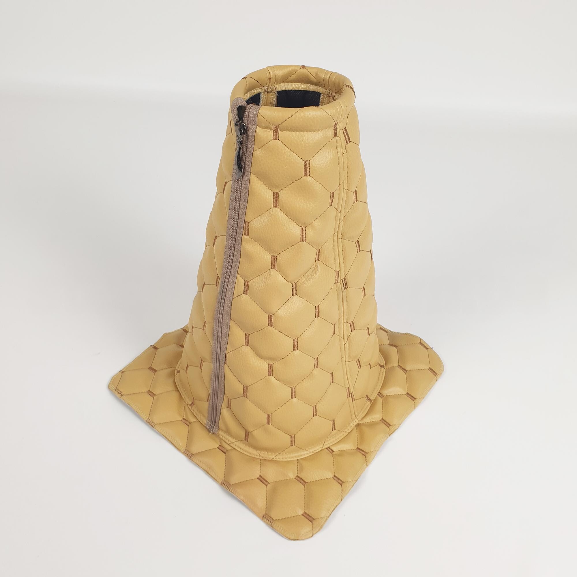 Чохол КПП екошкіра DAF, Volvo бежевий Чохол КПП екошкіра DAF, Volvo бежевий