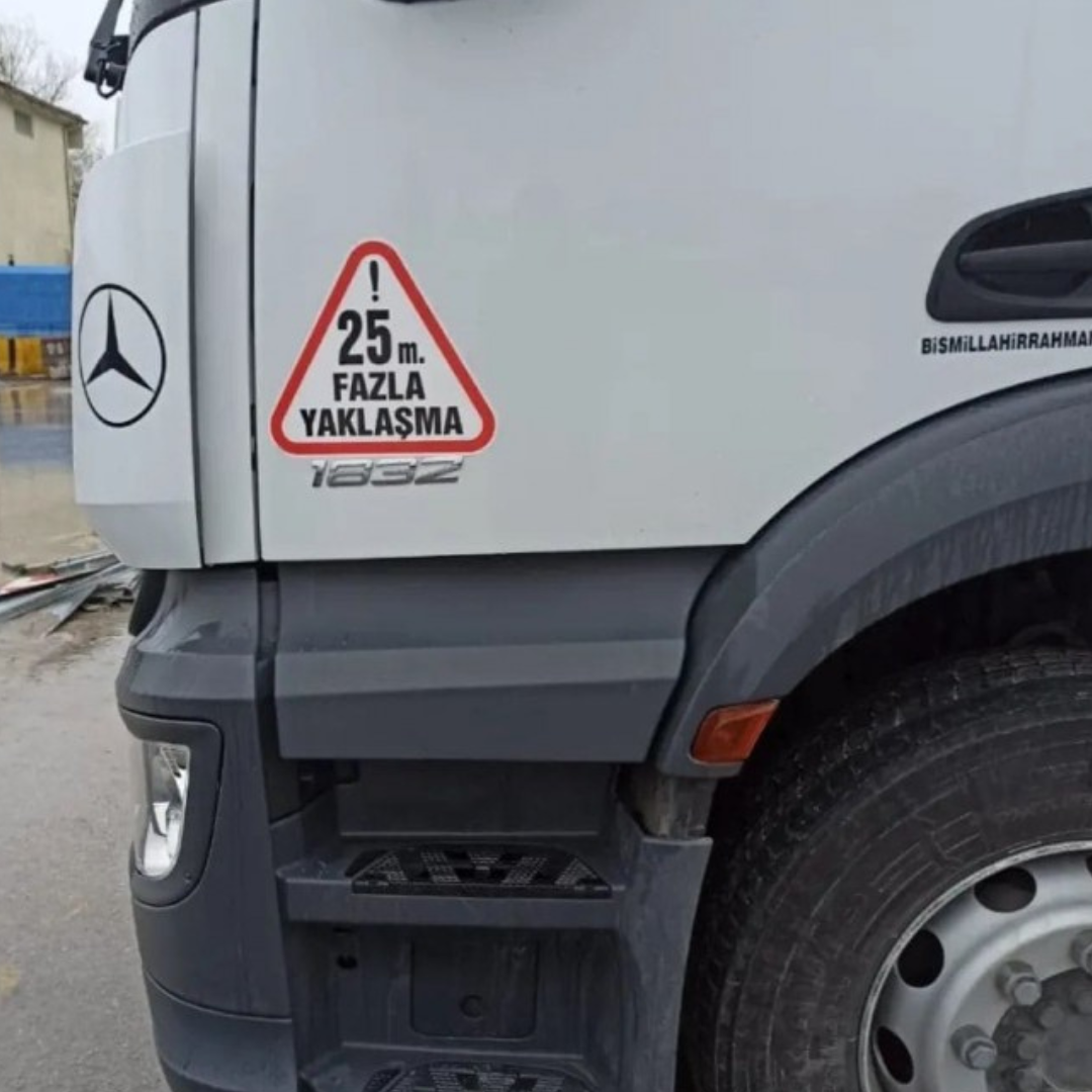 Продолжение дверей MERSEDES ACTROS  \ST\